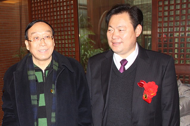 中國老齡事業(yè)基金會會長、民政部原副部長李寶庫與貴友集團(tuán)董事局主席張金洲合影